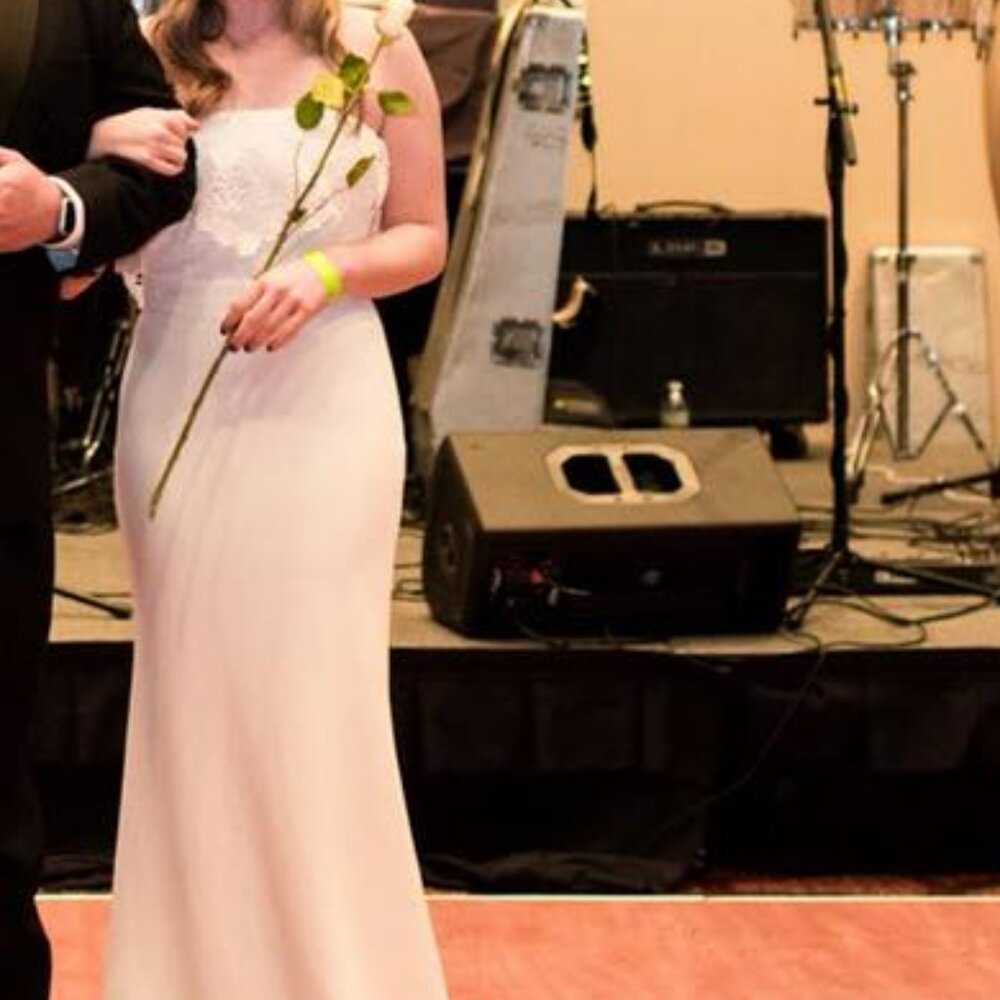 White Lulus Strapless Gown Size M